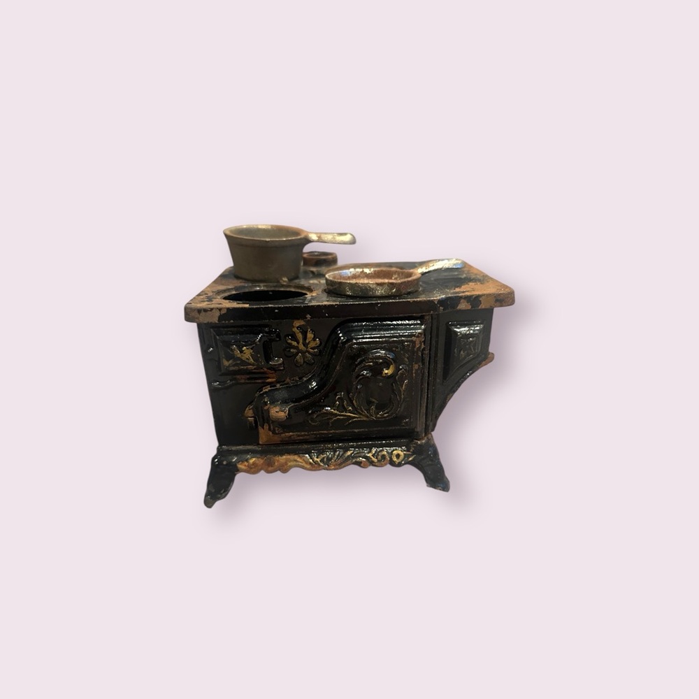 Vintage Miniature Cast Iron Stove Toy with Pot And Pan Decor Collectible